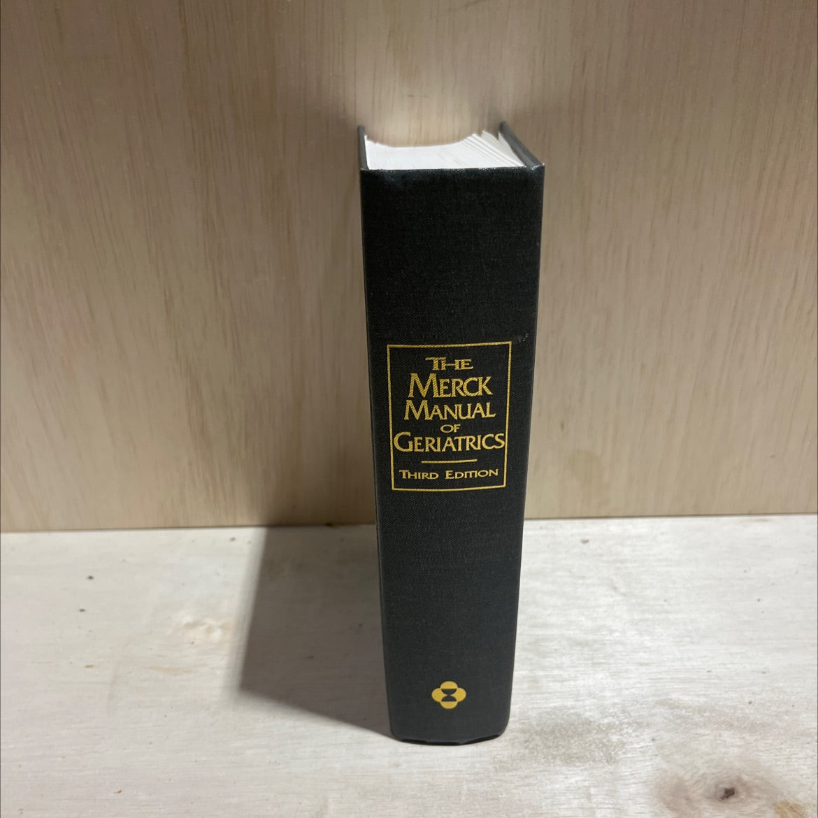 the merck manual of geriatrics book, by mark h. beers, m.d. and robert berkow, m.d., 2000 Hardcover